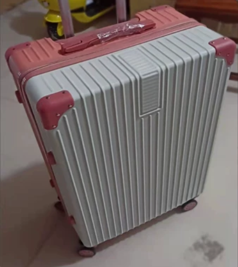 闲置出一个全新 26寸大容量行李箱 容量大...