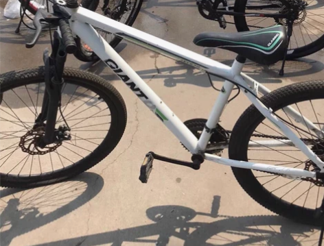 【清仓处理】山地车男女变速单车轻便减震赛车...