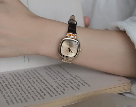 2021年新款夏季女士手表女款初高中复古学...