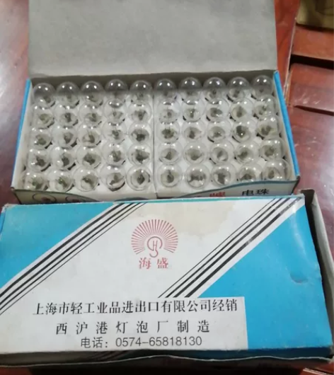 小灯泡，灯珠 库存6V3W灯珠，螺口的，一...