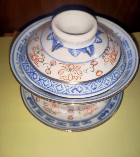 光明瓷厂出口创汇瓷器，青花玲珑盖碗。 八十年代出口创汇瓷器。...