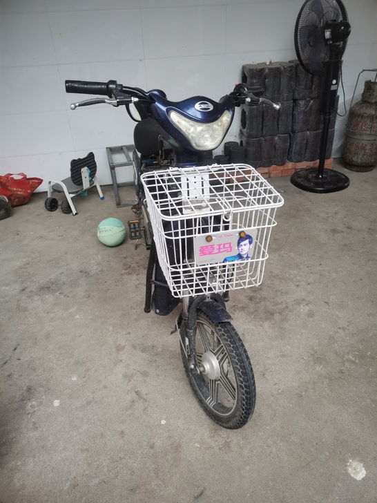 爱玛电动车转手卖,八成新