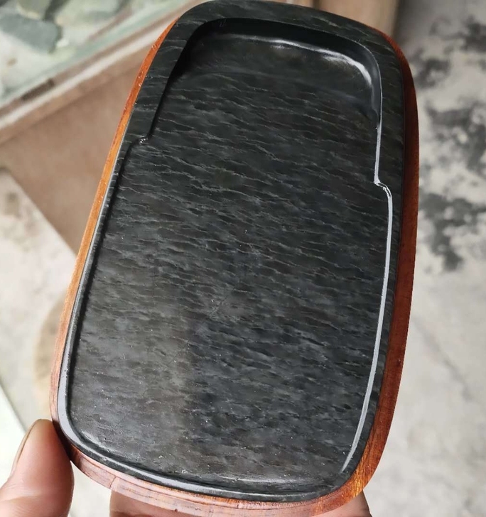 老坑歙砚，水舷坑瓜子水波，极少的好料，有线...