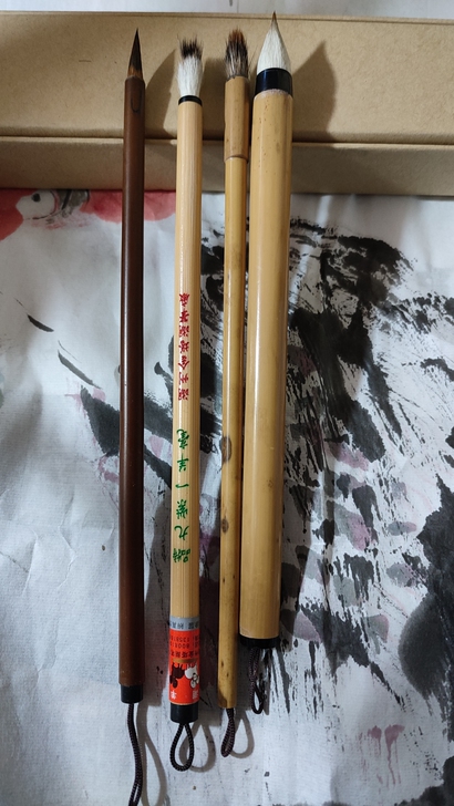 四支小楷笔送两只大楷毛笔 送毛边纸墨汁原价...