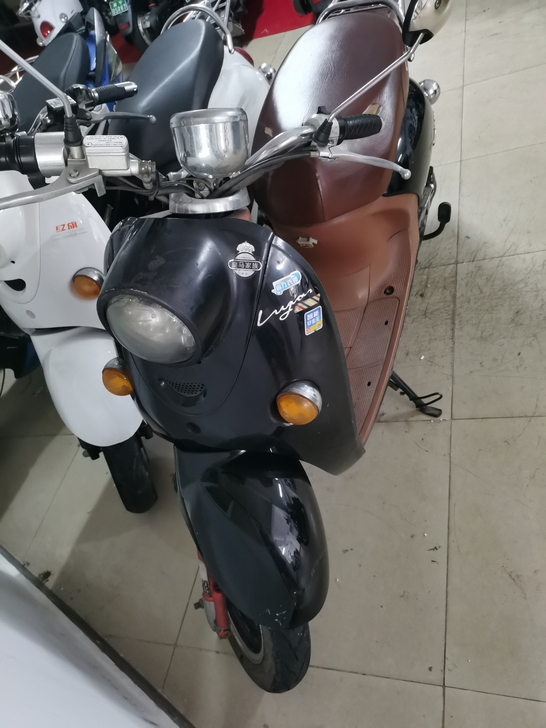 黑色电动车  60伏 带有牌  车好  价...