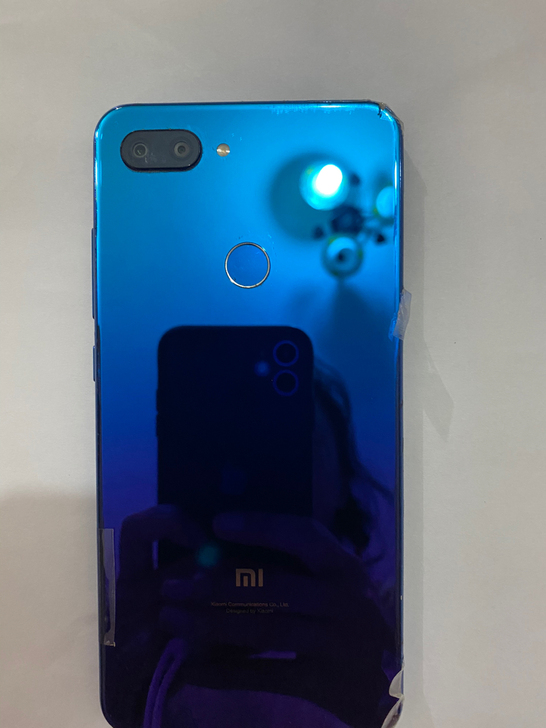 小米8青春版，6+64g，无暗病，今天不小...