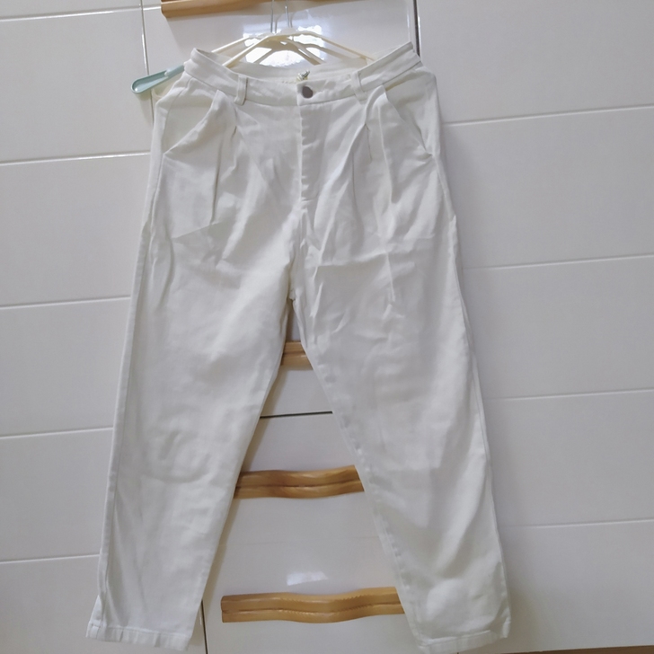 女款白色加绒哈伦裤