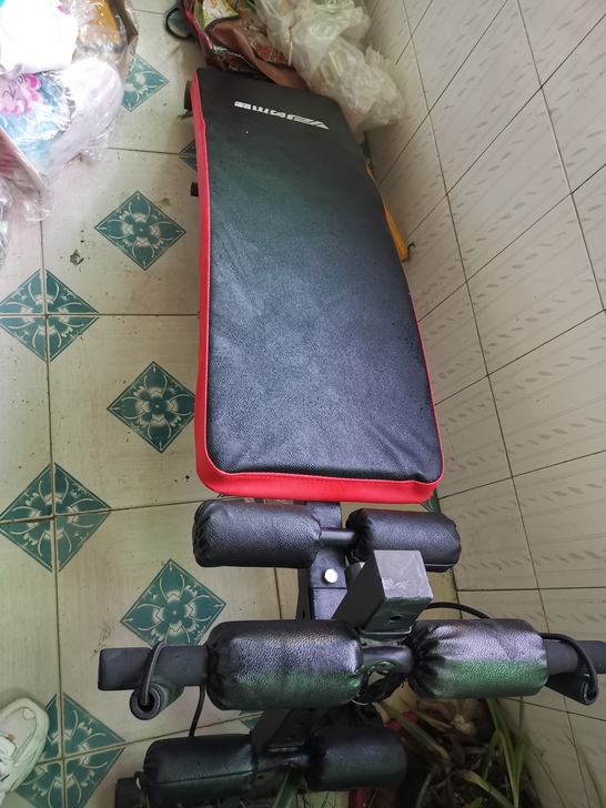 仰卧板，练腰的，买来一次没用过，有点灰，擦...