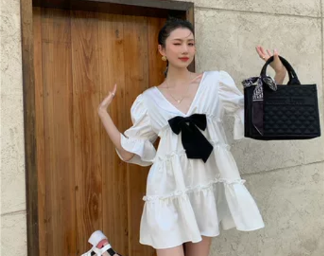 连衣裙女夏法式2021新款时尚气质宽松V领...