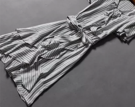 法式优雅系带收腰V领短袖亮丝条纹荷叶边气质连衣裙… 感兴趣的...