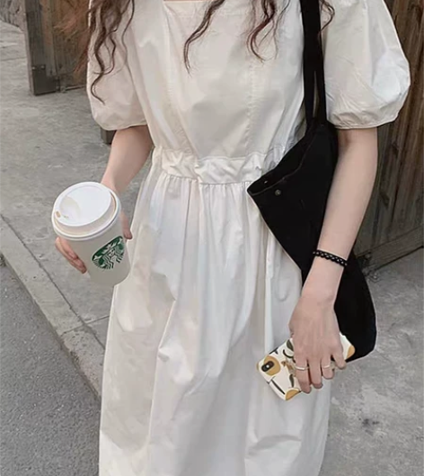 白色连衣裙夏女 全新  里面有内衬不透 吊...