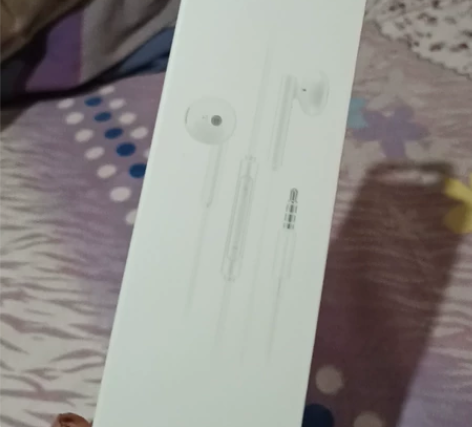 荣耀play6t原装耳机，新买的手机送的，...