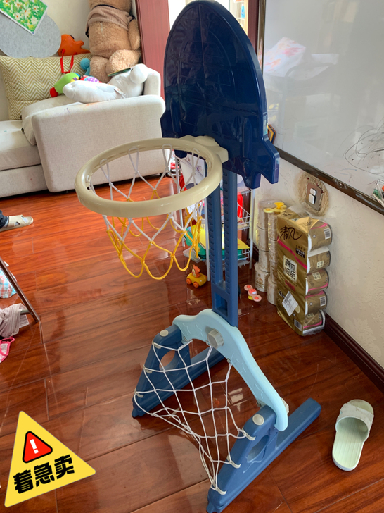 宝宝篮球架 几乎全新 玩的很厉害了 可以换...