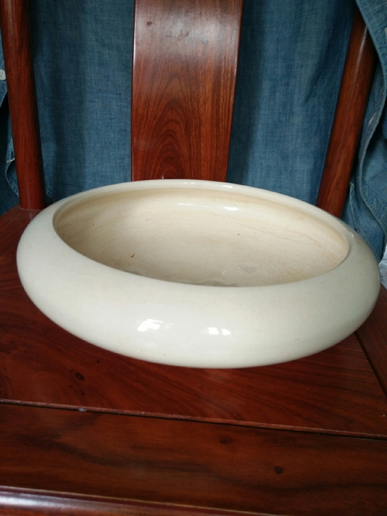 日本瓷器,精品三足白瓷水洗,年代物,全开片...