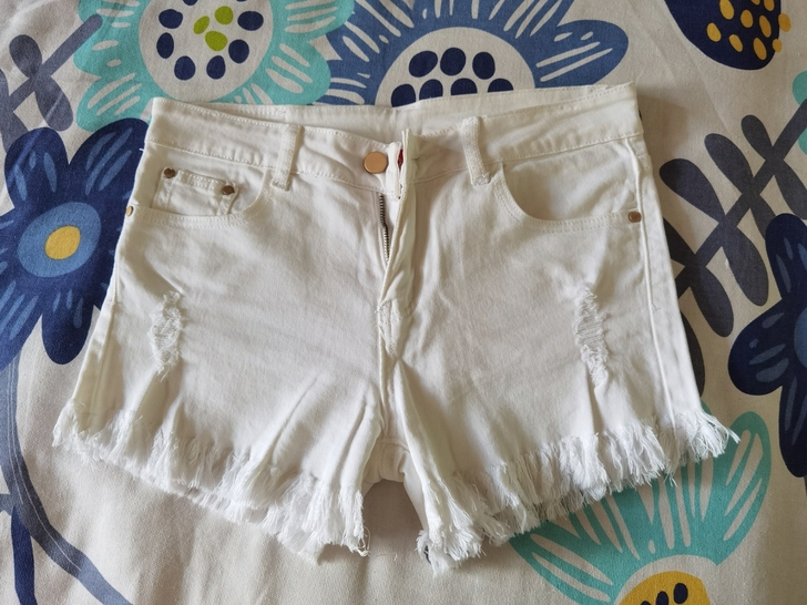 白色百搭流苏牛仔短裤