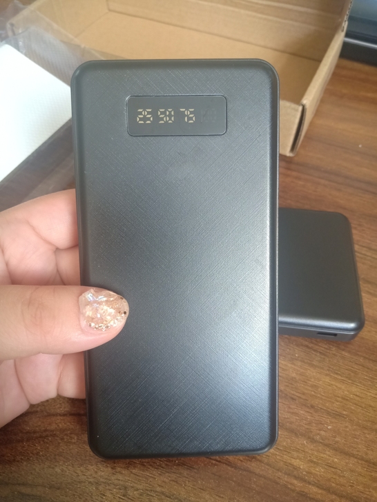 充电宝，黑色，20000毫安，几乎全新，有...