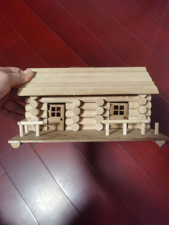 手作木工小房子四个角度，大小图五A4纸对照