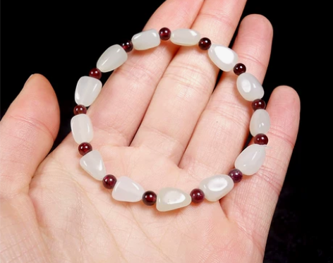 闪拍 保真和田玉素雅手串【路路通】徐鑫玉雕...