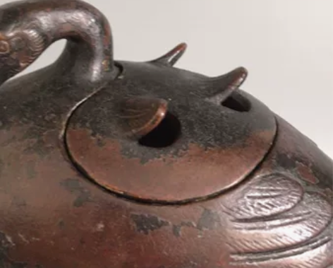 铜香薰炉，高11厘米，总长19厘米，完整 ...