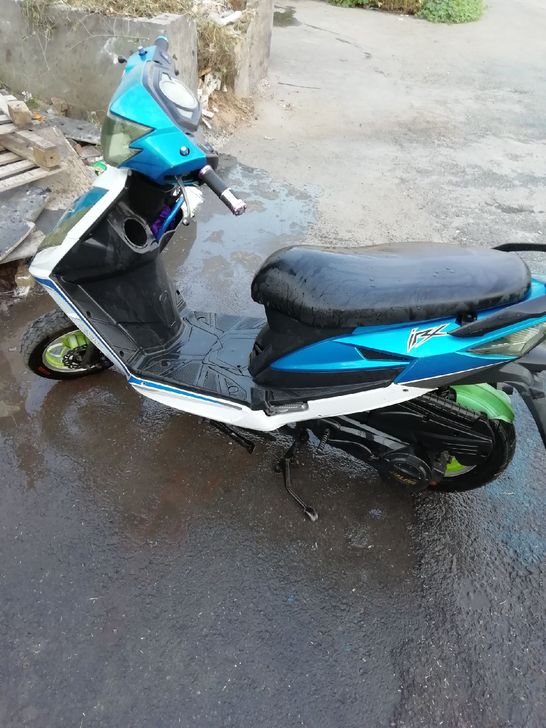 踏板摩托车，一线嘉陵发动机，鬼火，非雅马哈...