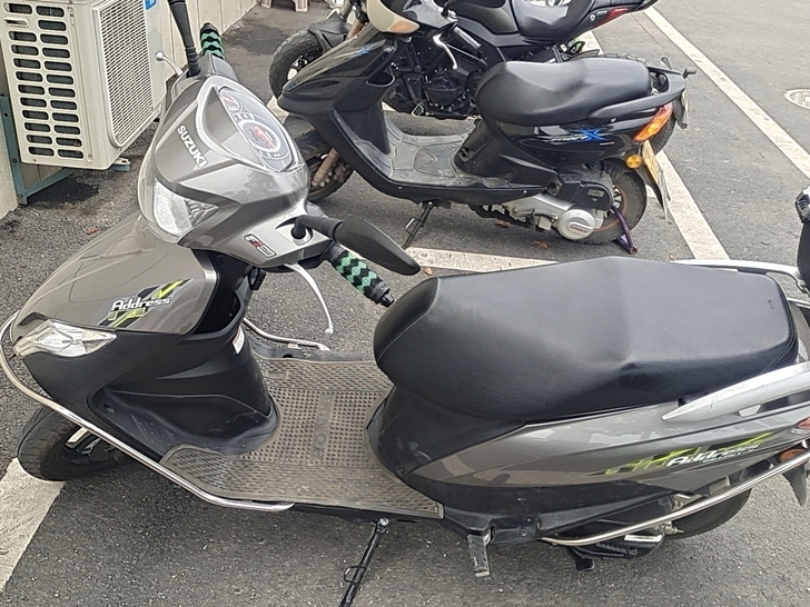 铃木uu125踏板车电喷摩托车。超级省油。...