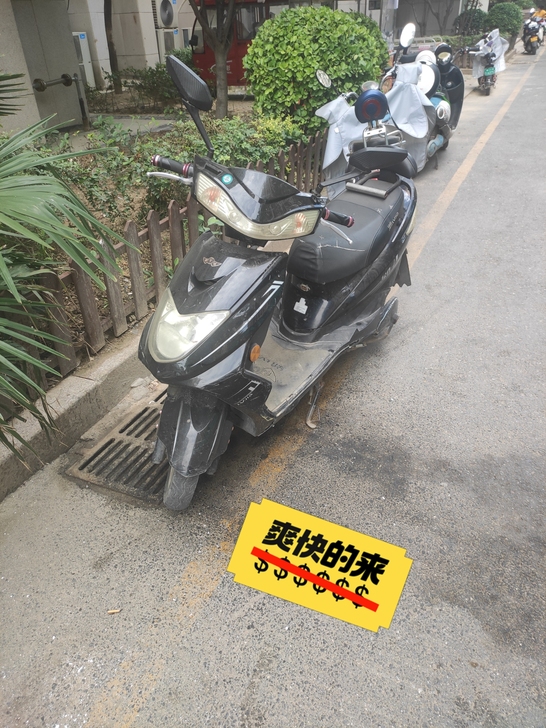 绿佳电动车 新换电瓶一个月 充...