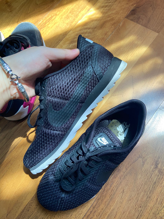 NIKE耐克 网面黑色透气平底鞋运动鞋 鞋...