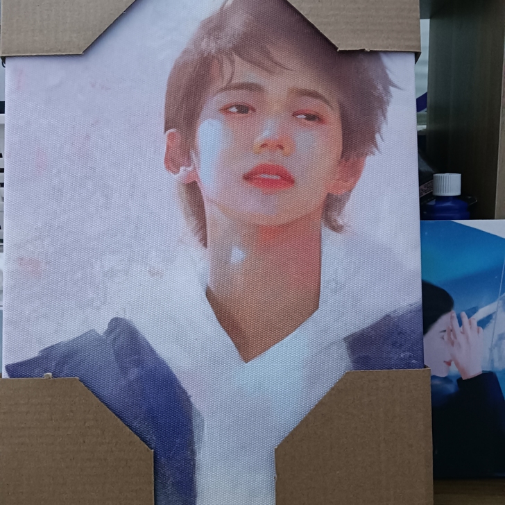 出，宋亚轩无框画