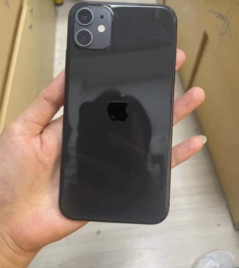 苹果11，纯原128，双卡，国行，屏幕有划...
