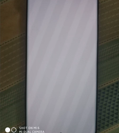 三星s20+屏幕外屏碎屏了个小点后盖碎显示...