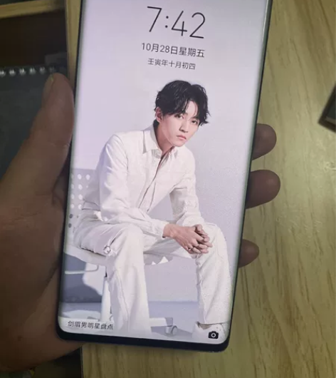 荣耀V40  8+128原机无修无拆。个人...