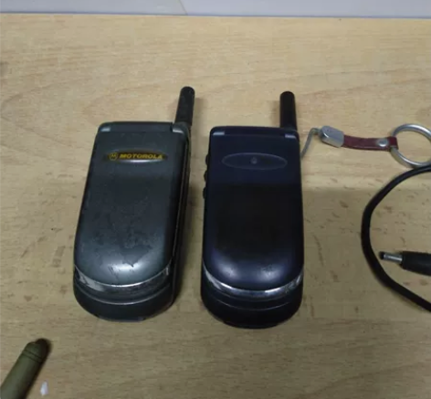 摩托罗拉经典收藏机型V998，无充电器，自...