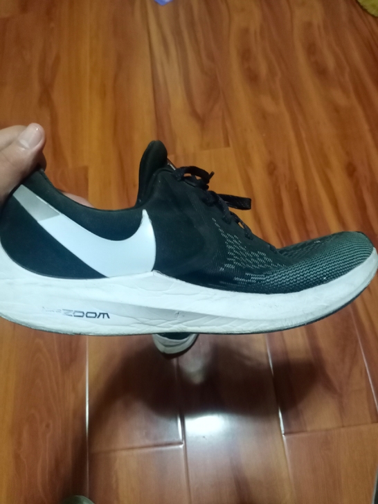 耐克男跑鞋就穿着跑步用