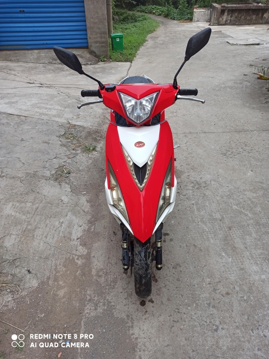 二手摩托车。小鬼火踏板摩托车，排气管改装。...