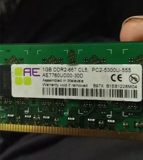 闲置  内存DDR2  667  没坏。请...