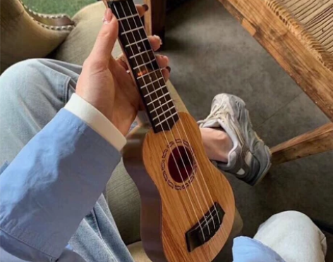 网红爆款尤克里里小吉他【我们家版本可以弹歌...