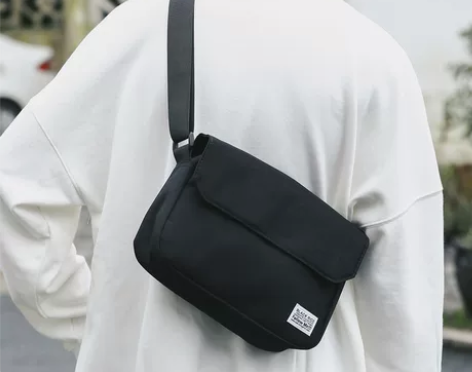 小挎包男潮帆布邮差包日系简约复古宽肩带斜挎...