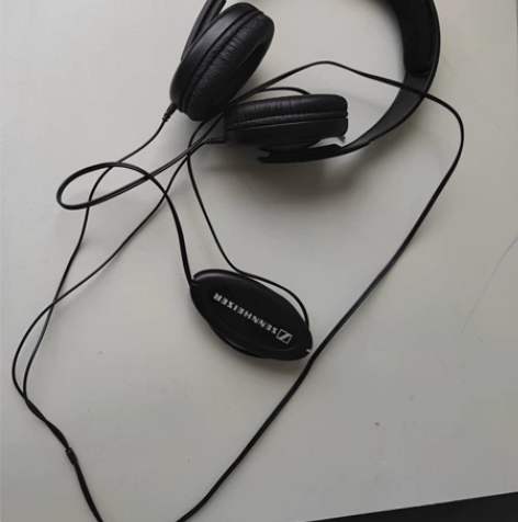 森海hd202 耳机 成色一般 功能都正常...