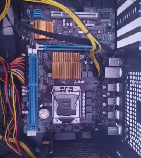 主板有点问题，拔针身调或者那个啊，换硬盘就...