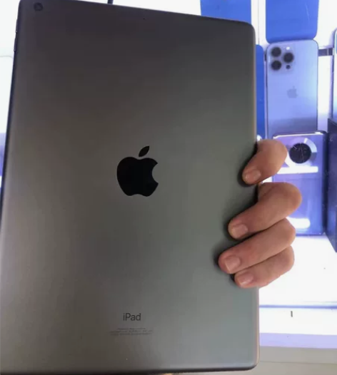 便宜出  iPad 2020款8代 128...
