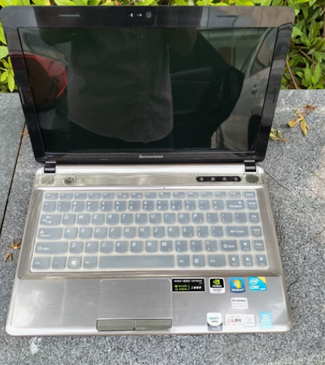 个人用的联想笔记本,13寸显示器,配置较低...