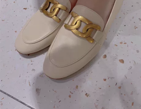 平底方头单鞋,英伦风,35码米白色 感兴趣...