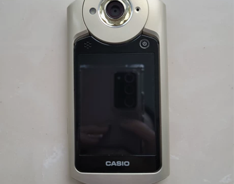 卡西欧自拍神器tr500 香槟色 苏宁购入...