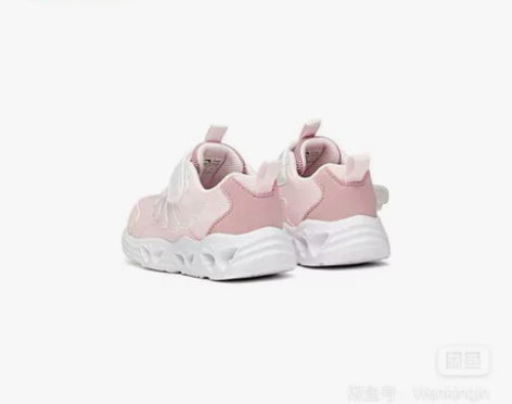 安踏26码穿过3-4次 感兴趣的话点“我想...