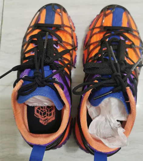 李宁跑步鞋，37码，仅试穿，有点小。低价转...