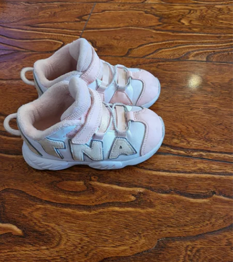 儿童鞋子 安踏童鞋，27码，买来没穿几次，给孩子买的都是正好...