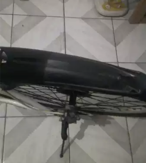 山地车，九成新只出本地。 感兴趣的话点“我...