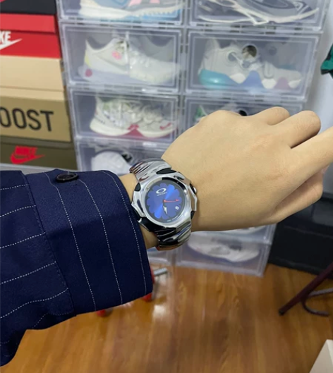 Oakley刀锋手表全新 感兴趣的话点“我...