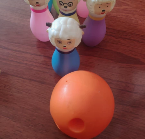 (球类，内有多个)可出可换，保龄球，玩具球...