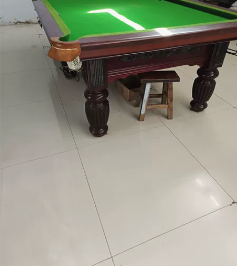 台球桌，几乎全新，大理石石板，六腿带球带杆...